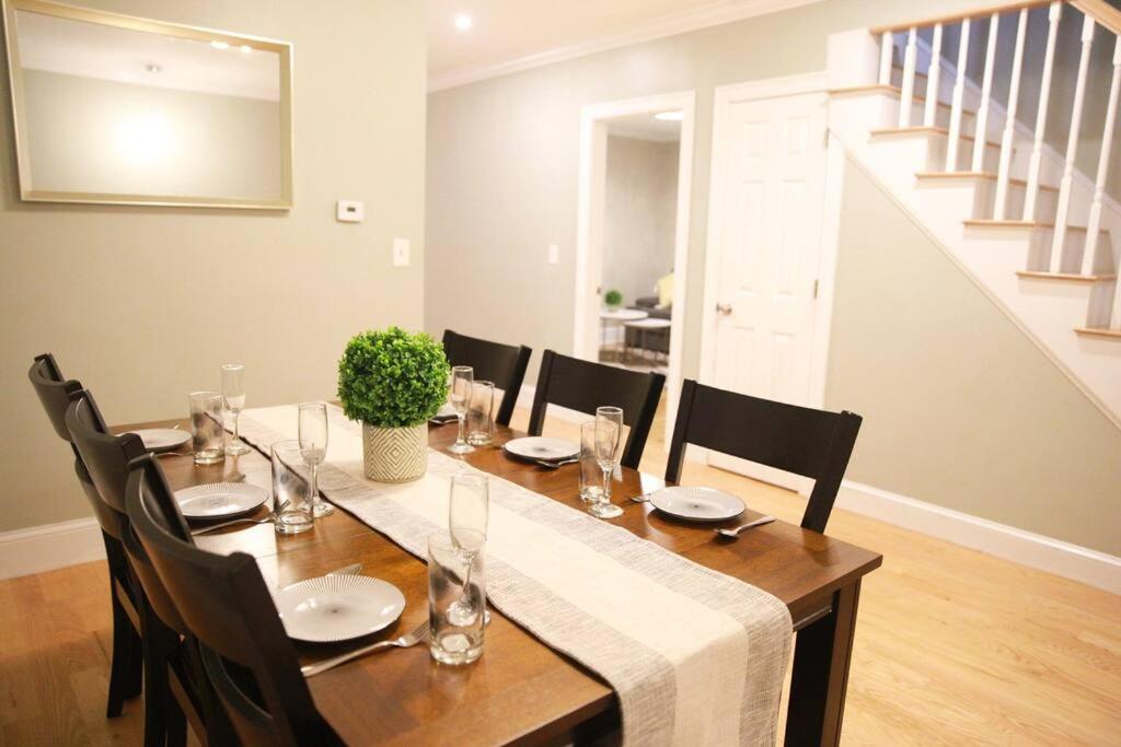 Renovated 4br3ba Escape - Near Public Transportation
