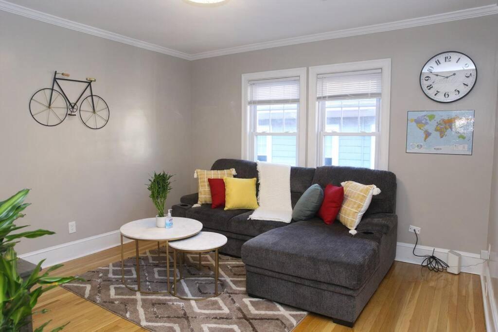 Renovated 4br3ba Escape - Near Public Transportation Apartment *
