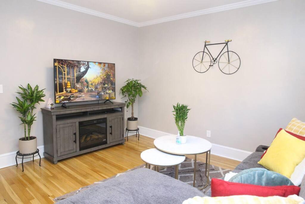 Renovated 4br3ba Escape - Near Public Transportation *