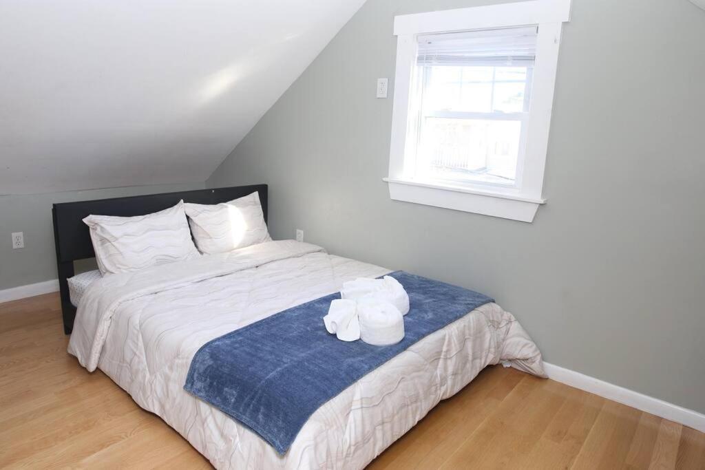 Apartment Renovated 4br3ba Escape - Near Public Transportation *