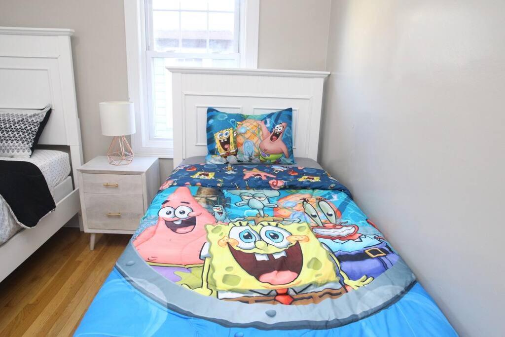 Apartment Renovated 4br3ba Escape - Near Public Transportation