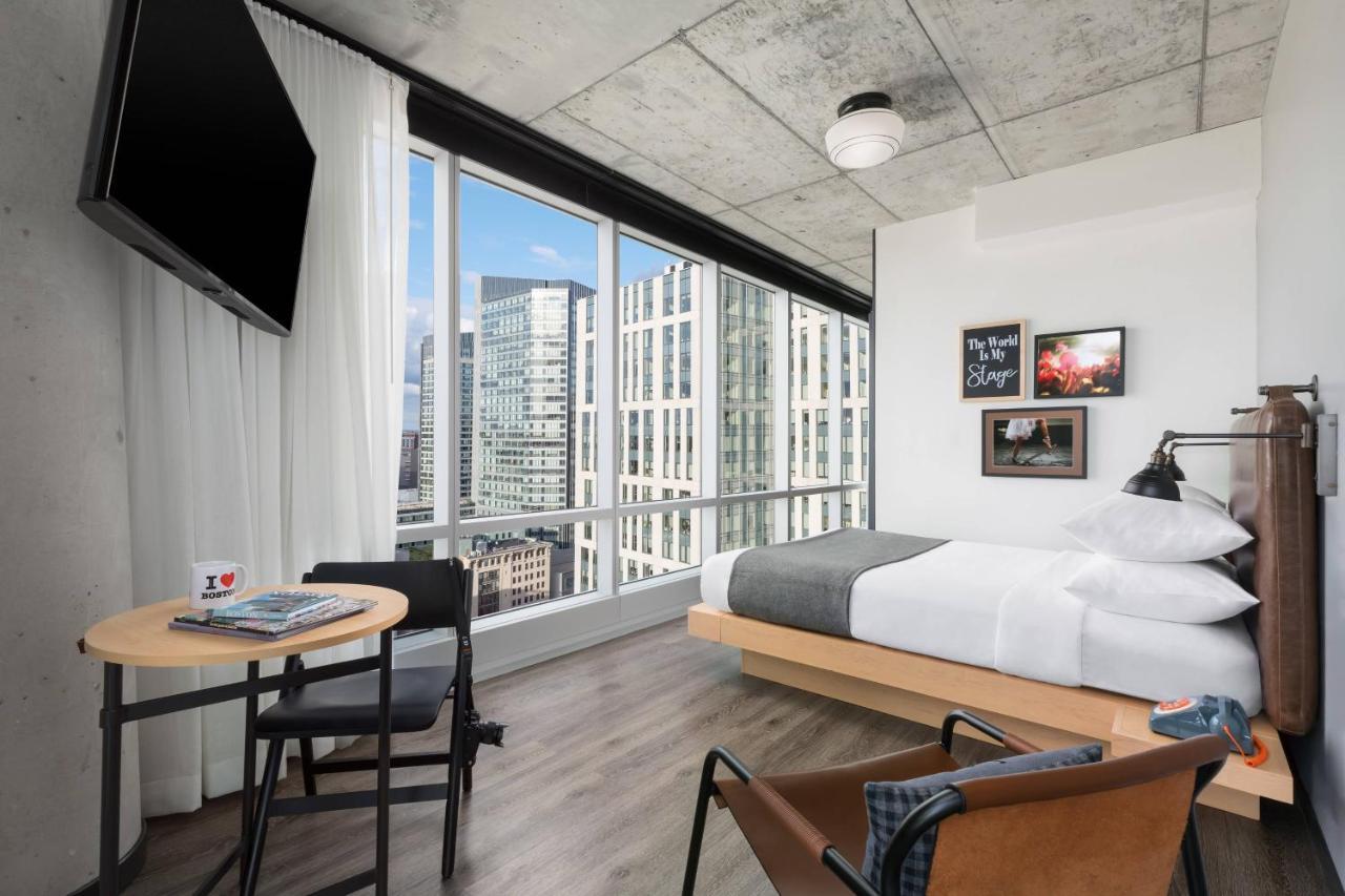 Hotel Moxy Downtown 4*