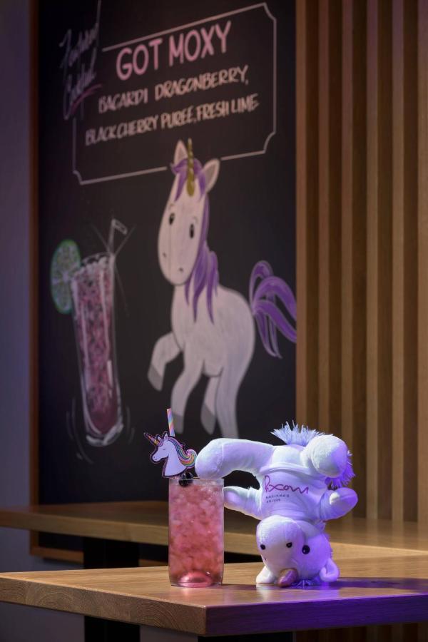 Moxy Downtown 4*