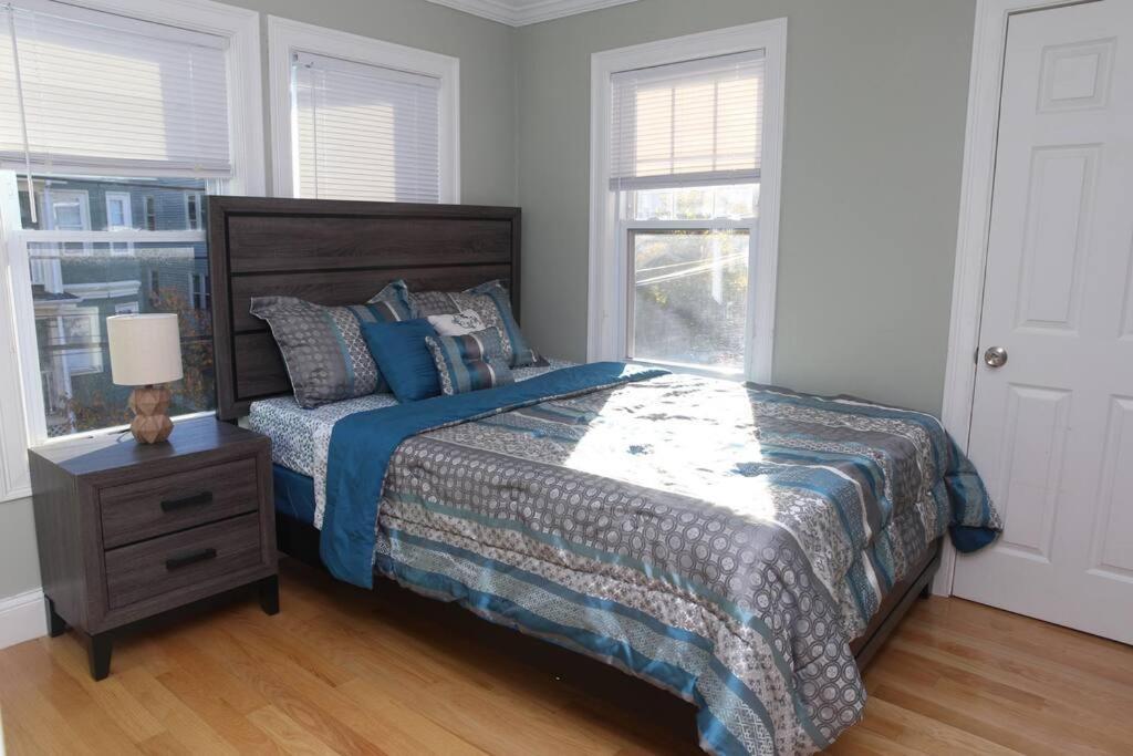 Renovated 4br3ba Escape - Near Public Transportation Apartment Boston