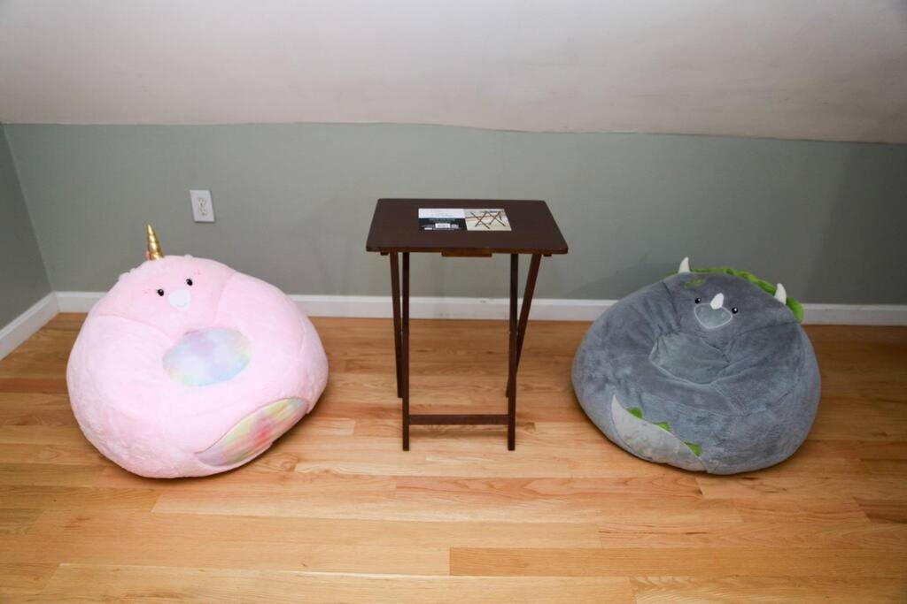 Apartment Renovated 4br3ba Escape - Near Public Transportation