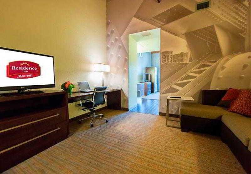 By Marriott Downtown Seaport Hotel Boston