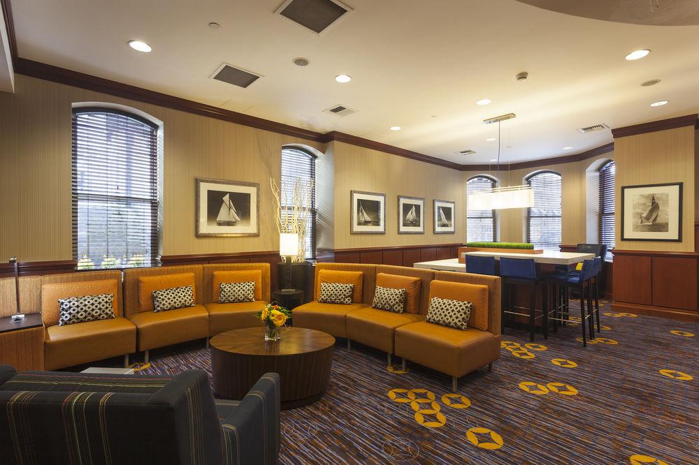 Courtyard Copley Square 3*