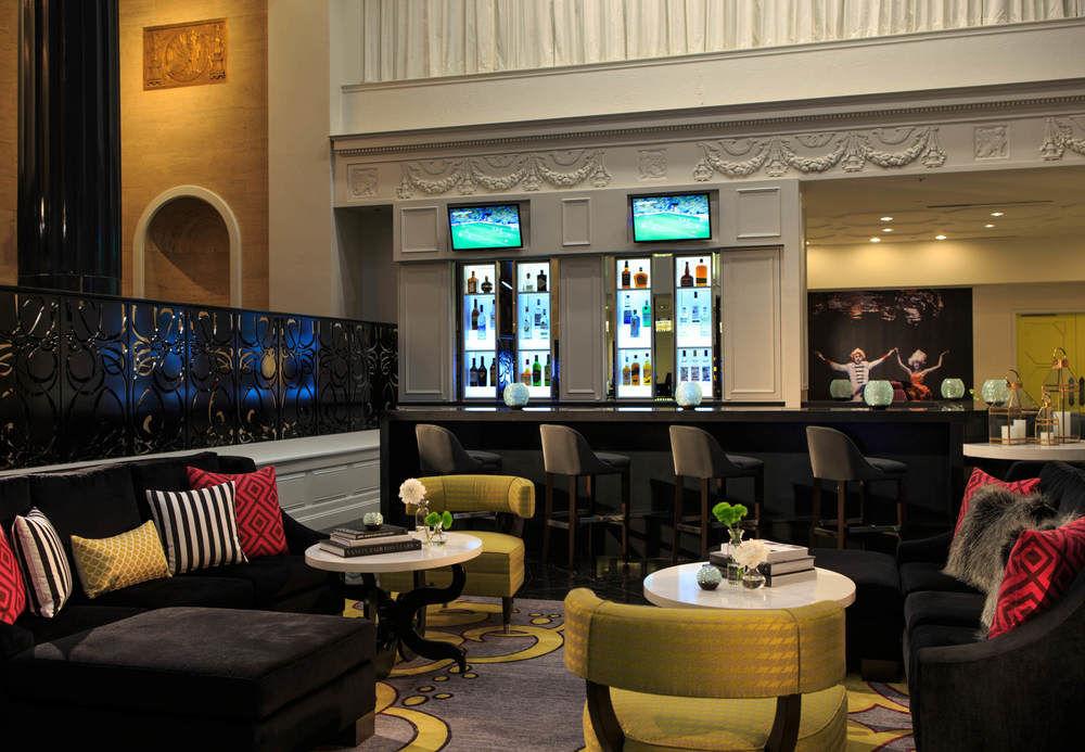 Courtyard By Marriott Downtown Hotel Boston