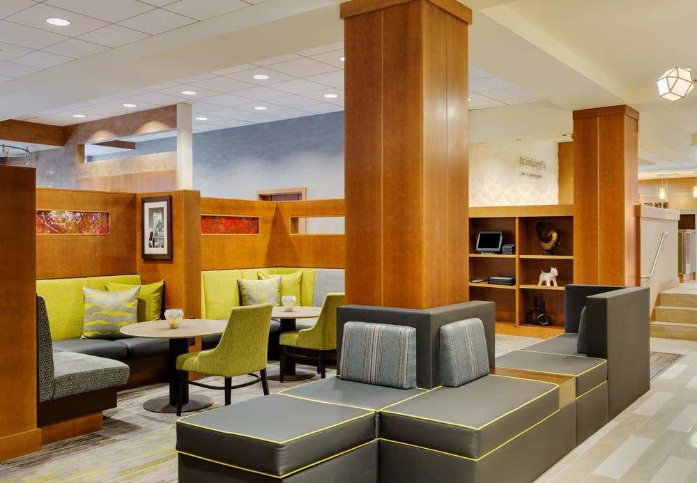 Courtyard By Marriott Logan Airport Hotel 3*