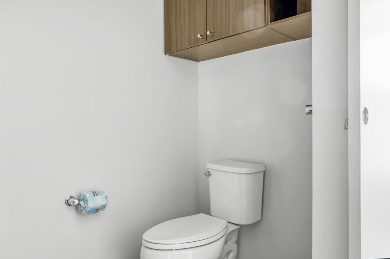 E Cambridge 2br W Gym Wd Nr Lechmere T Bos-634