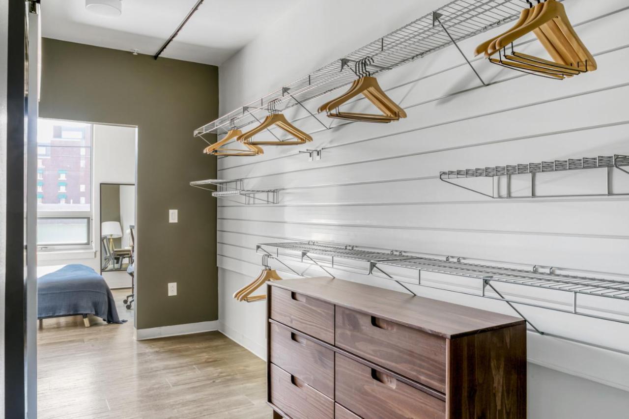 E Cambridge 2br W Gym Wd Nr Lechmere T Bos-634 *