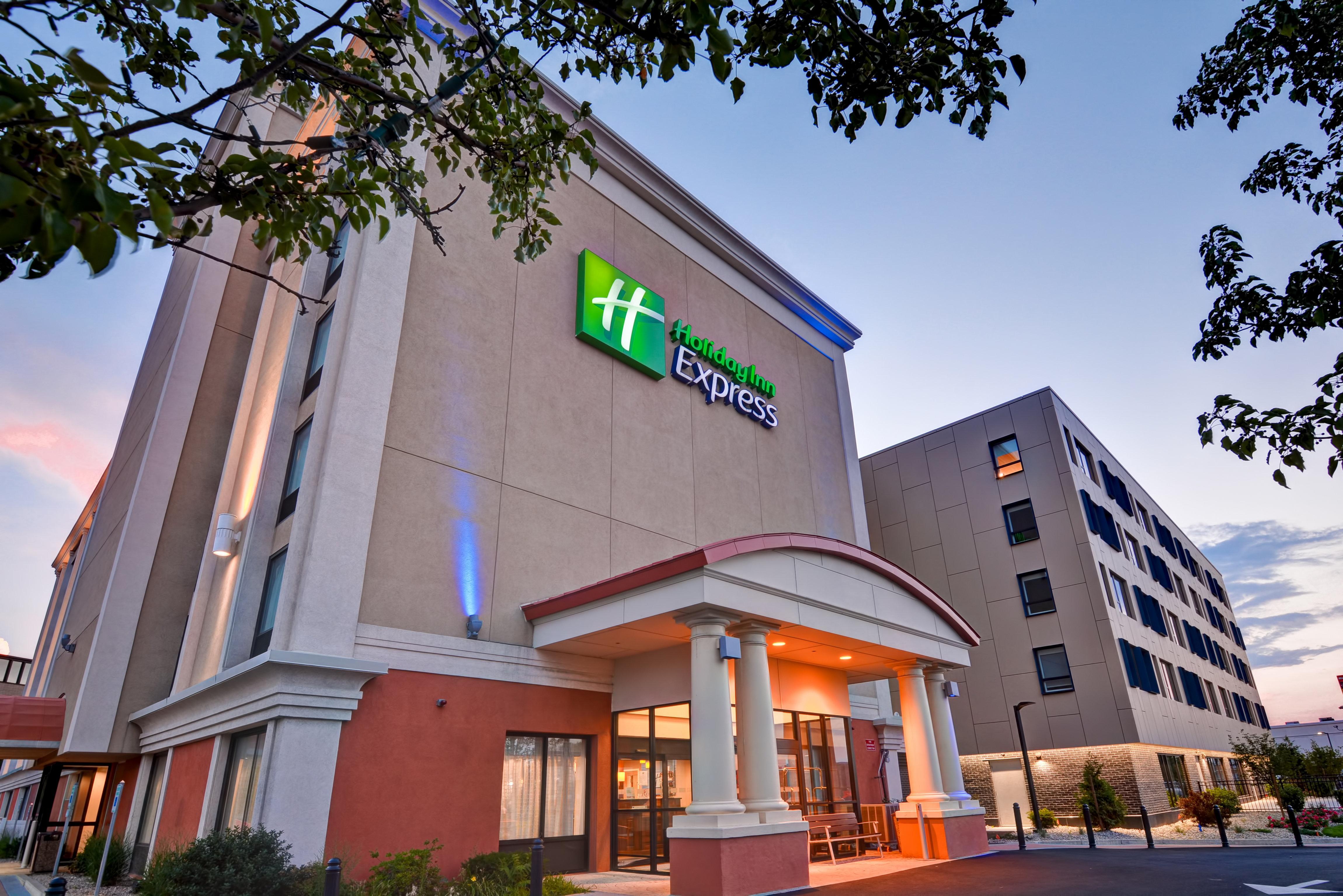 Express By Ihg Hotel