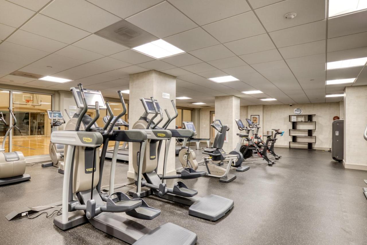Back Bay 1br W Gym Wd Nr Dining Bos-883