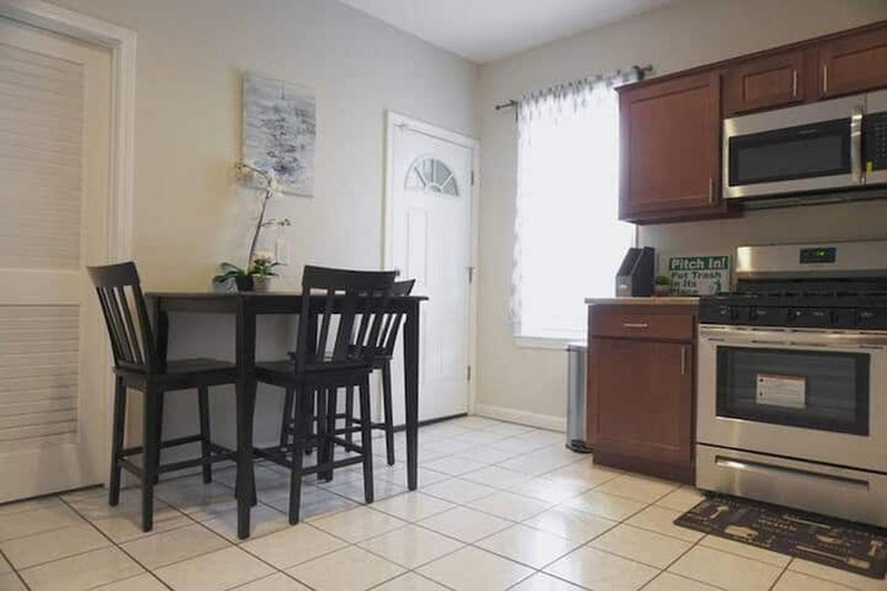 Apartment 5br Triple Decker - 15 Mins To City