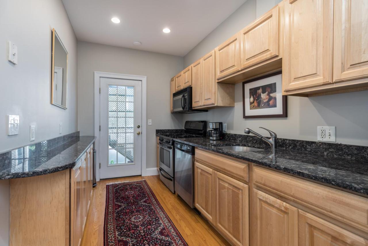 Apartamento Sunny Convenient W/ Private Patio! Easy Walk To Everything!