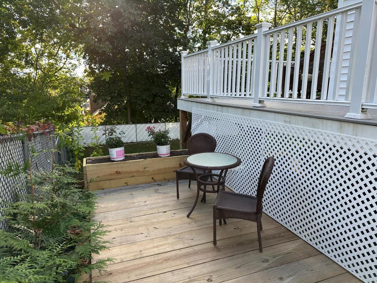 Hospedagem domiciliar In Single Family House - Suburban Neighborhood In Boston