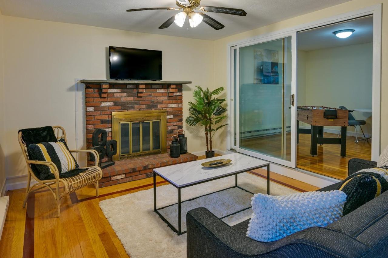 Apartment Duplex With Foosball Table 11 Mi To Downtown Boston