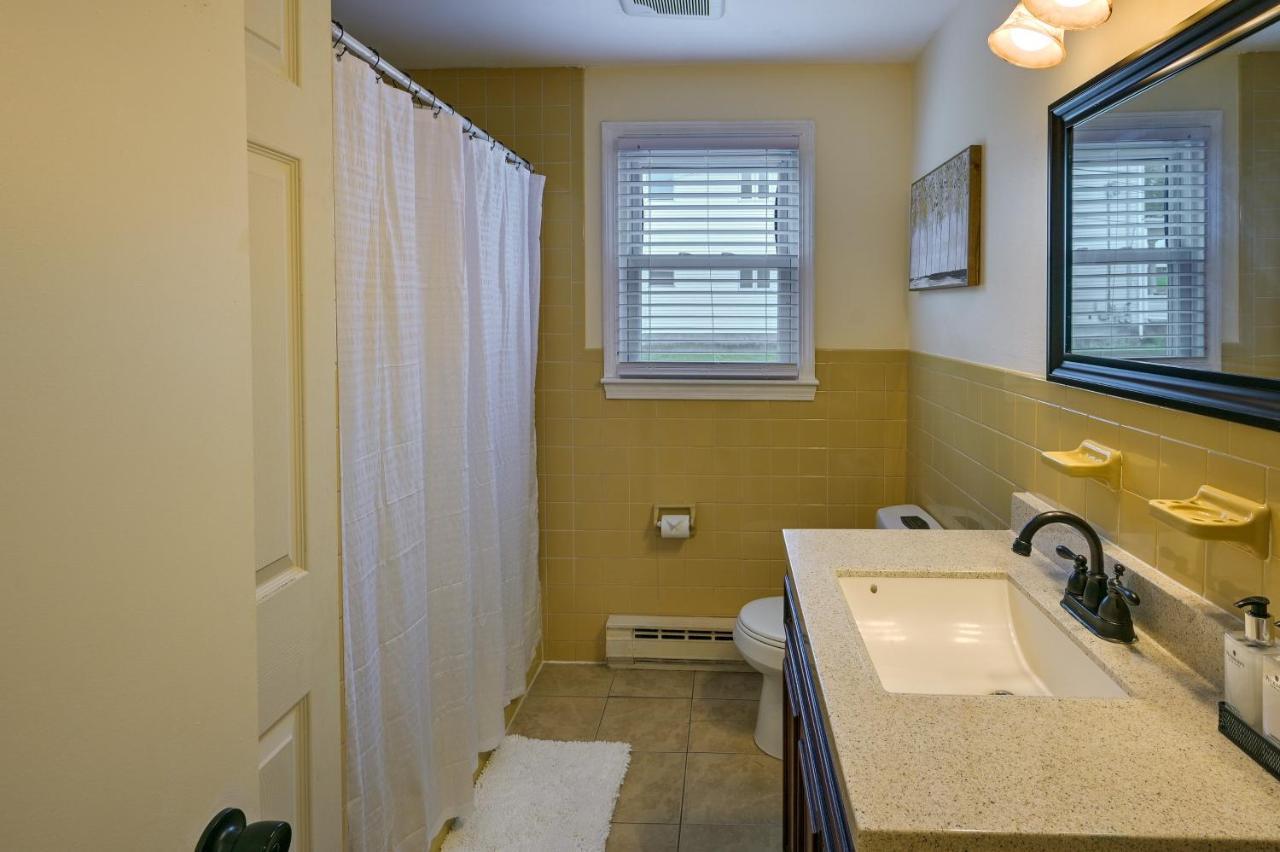 Duplex With Foosball Table 11 Mi To Downtown Boston