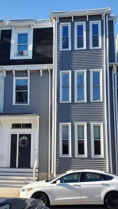 Apartment Newly Renovated -2 Bedroom *