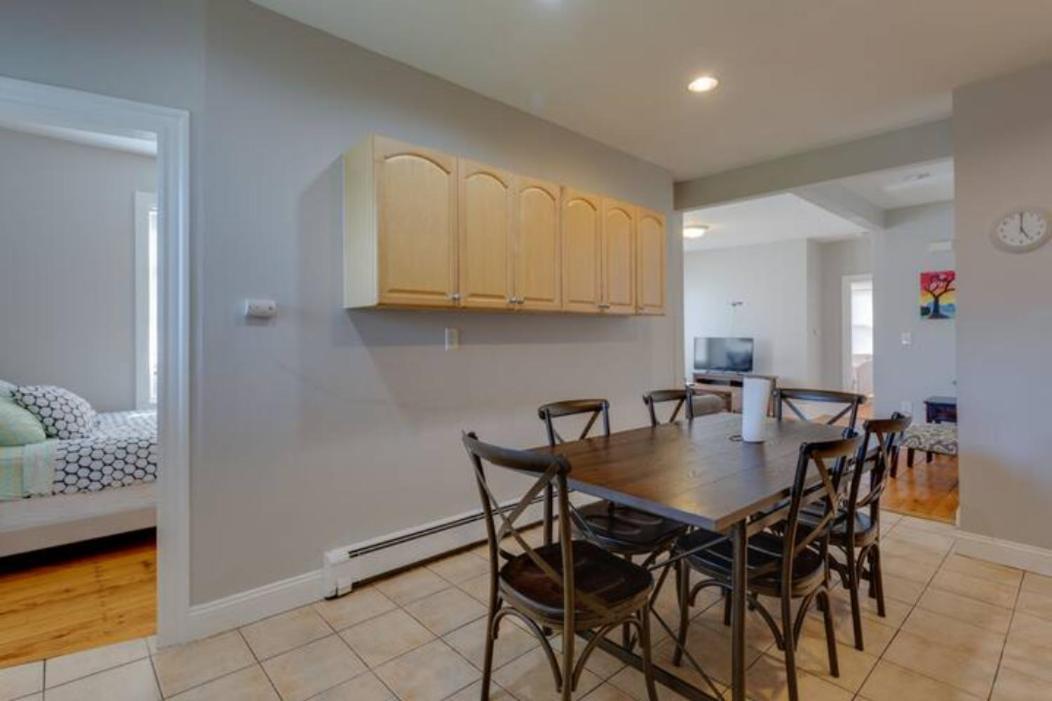 Apartment New! Entire House Near Mbta, 3 Mi To Fenway! Boston