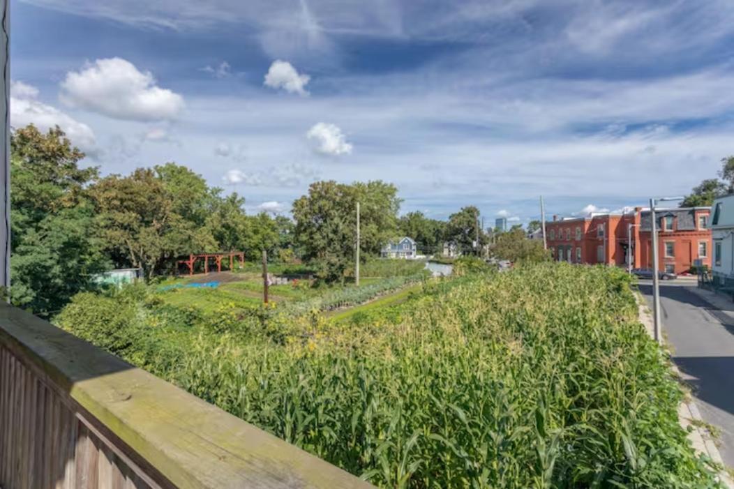 Apartment New! Entire House Near Mbta, 3 Mi To Fenway! *