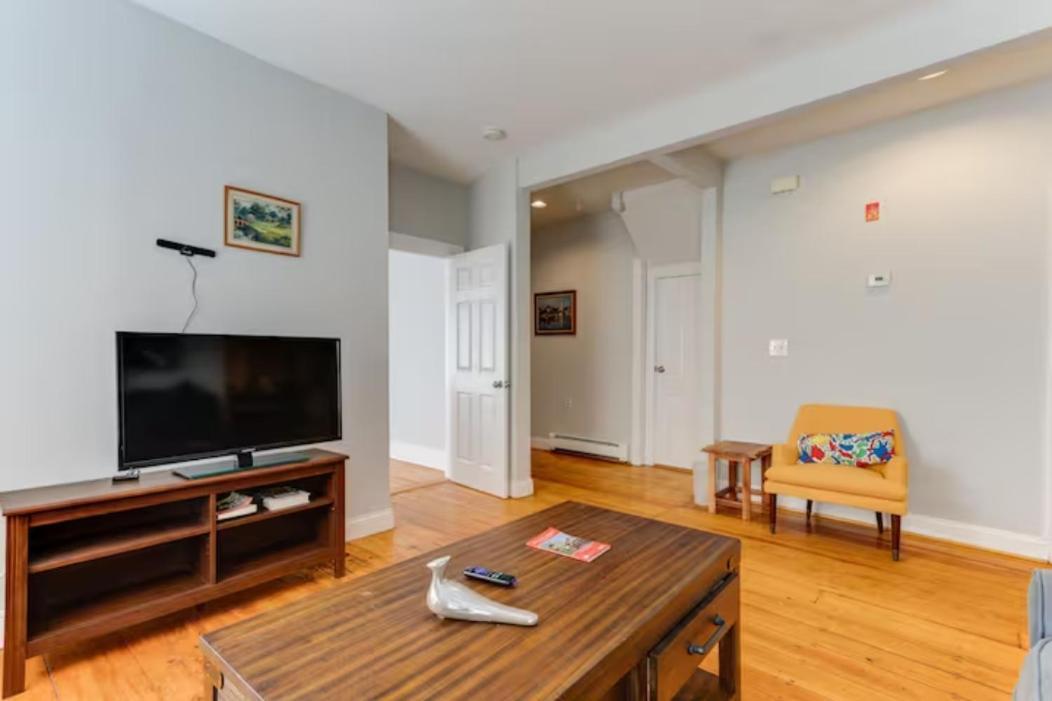New! Entire House Near Mbta, 3 Mi To Fenway! * Boston