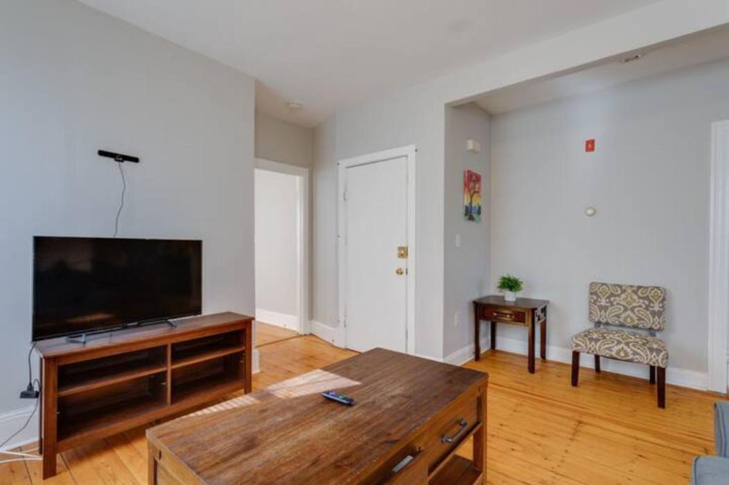 New! Entire House Near Mbta, 3 Mi To Fenway! Apartment