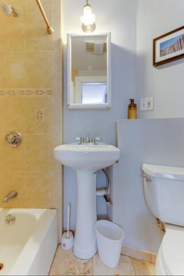 New! Entire House Near Mbta, 3 Mi To Fenway! Apartment