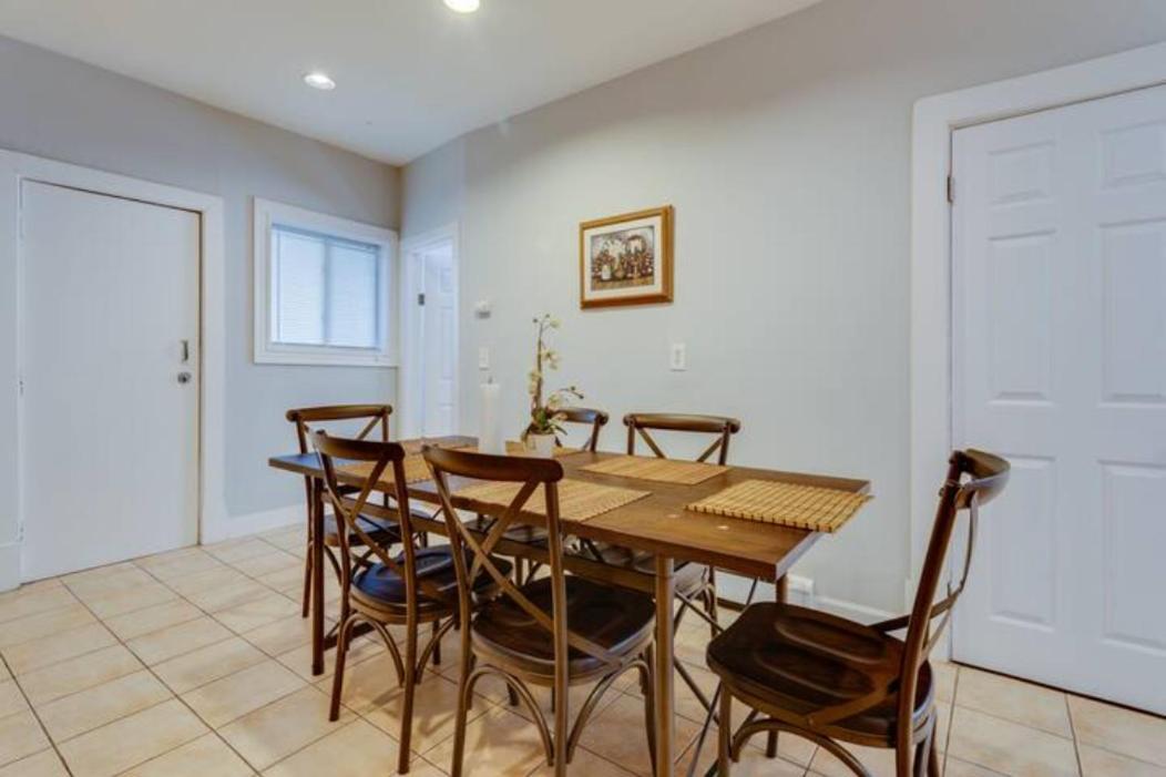 New! Entire House Near Mbta, 3 Mi To Fenway! Apartment