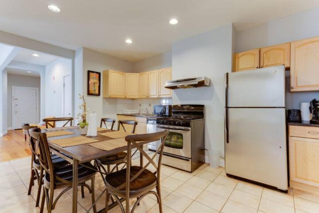 New! Entire House Near Mbta, 3 Mi To Fenway! Apartment *