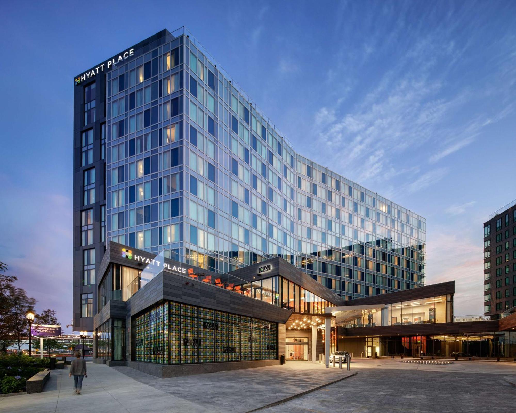 Hyatt Place Boston/seaport District Hotel