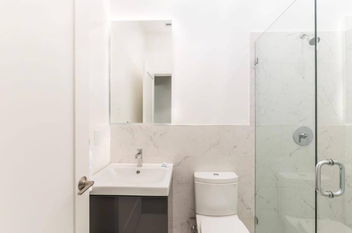 Stylish In Historic - #206 Apartment *