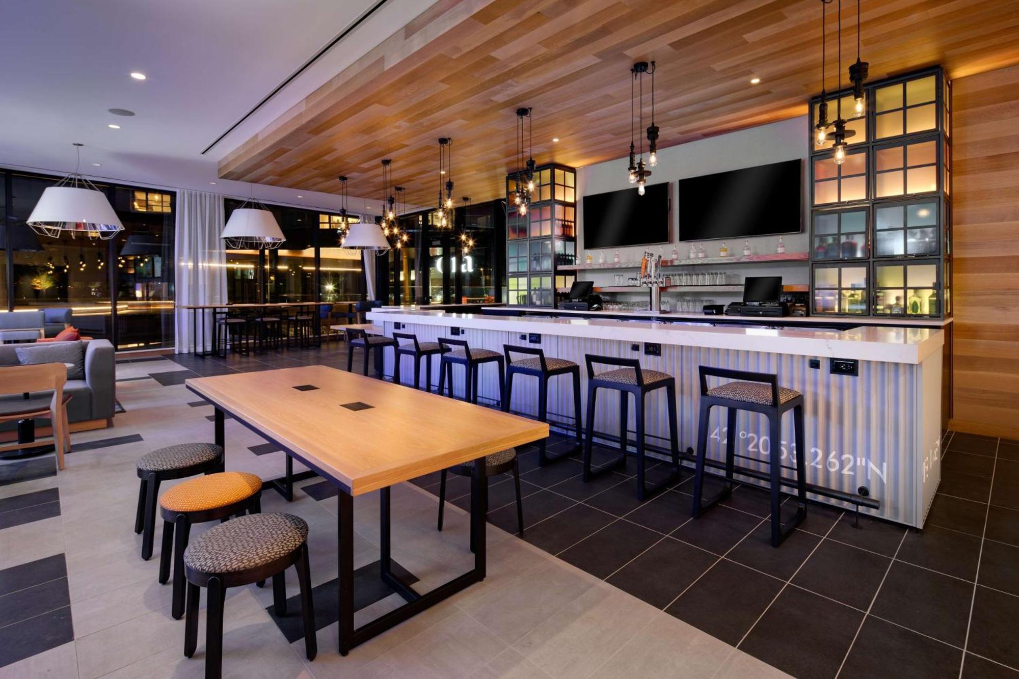 Hyatt Place Boston/seaport District Hotel Boston