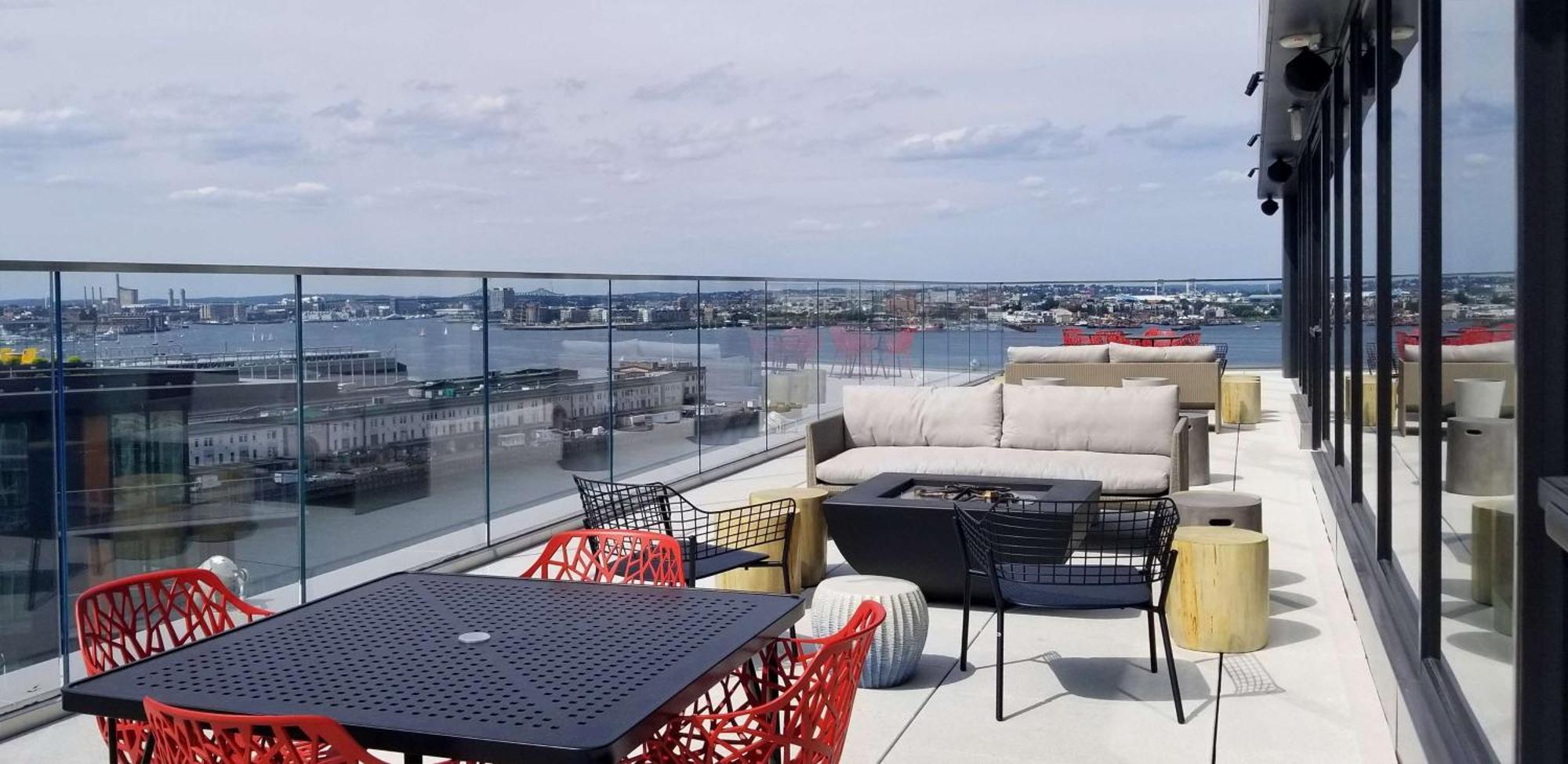 Hyatt Place Boston/seaport District 3* Boston