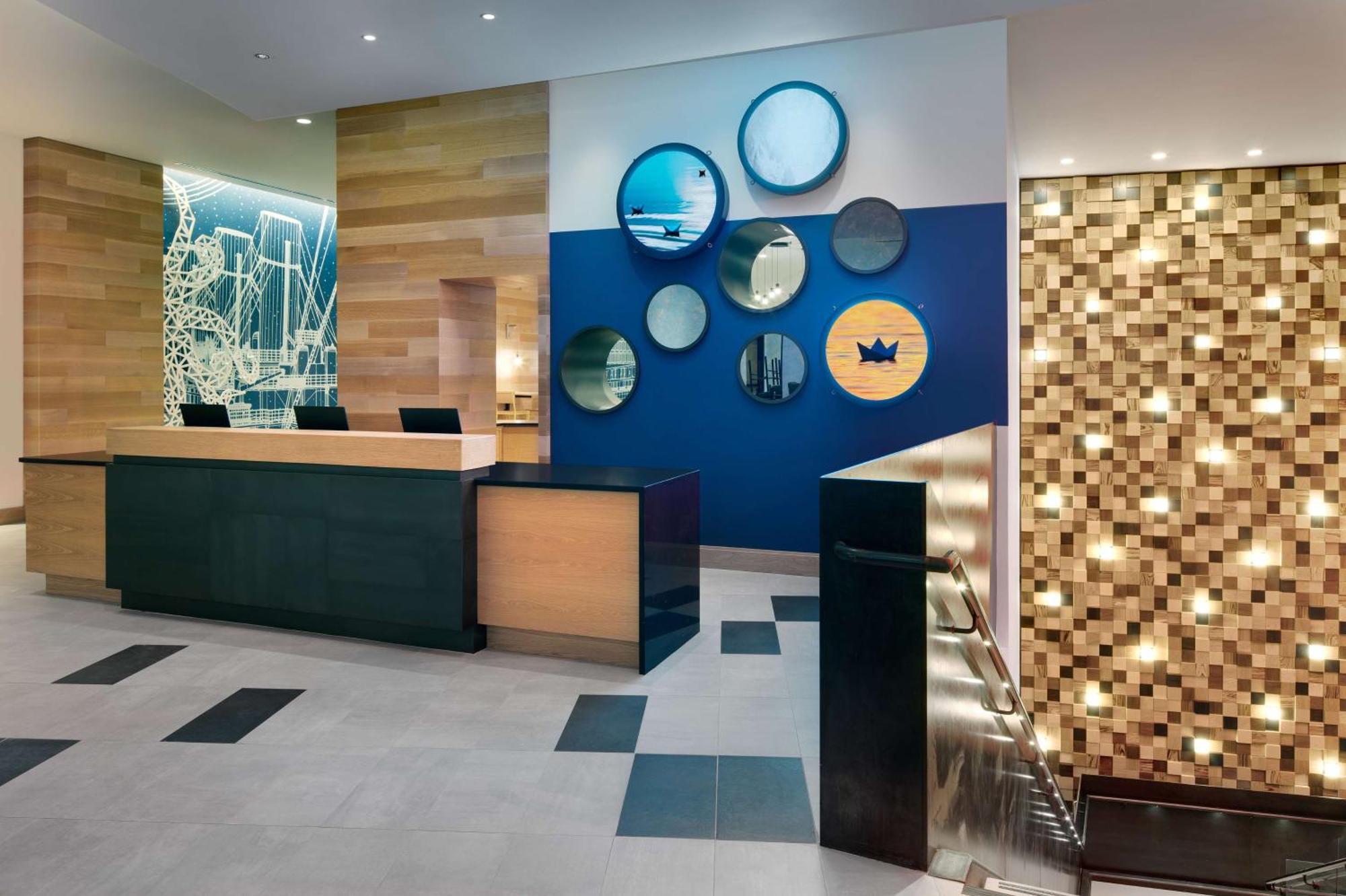 Hyatt Place Boston/seaport District 3*