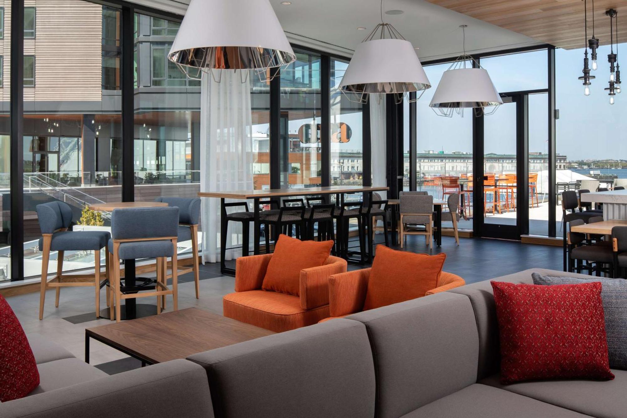 Hyatt Place Boston/seaport District 3*