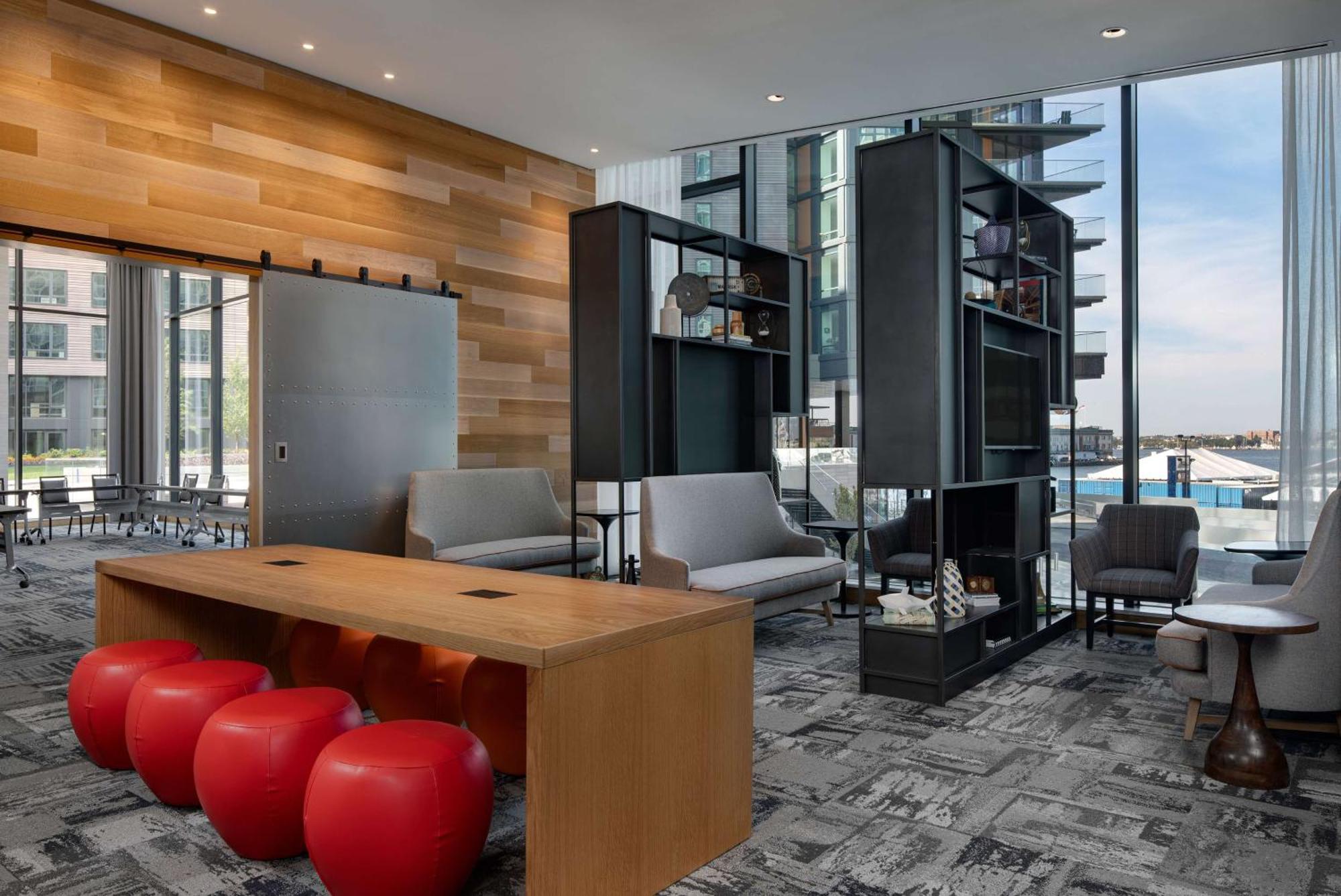 Hyatt Place Boston/seaport District Hotel 3*