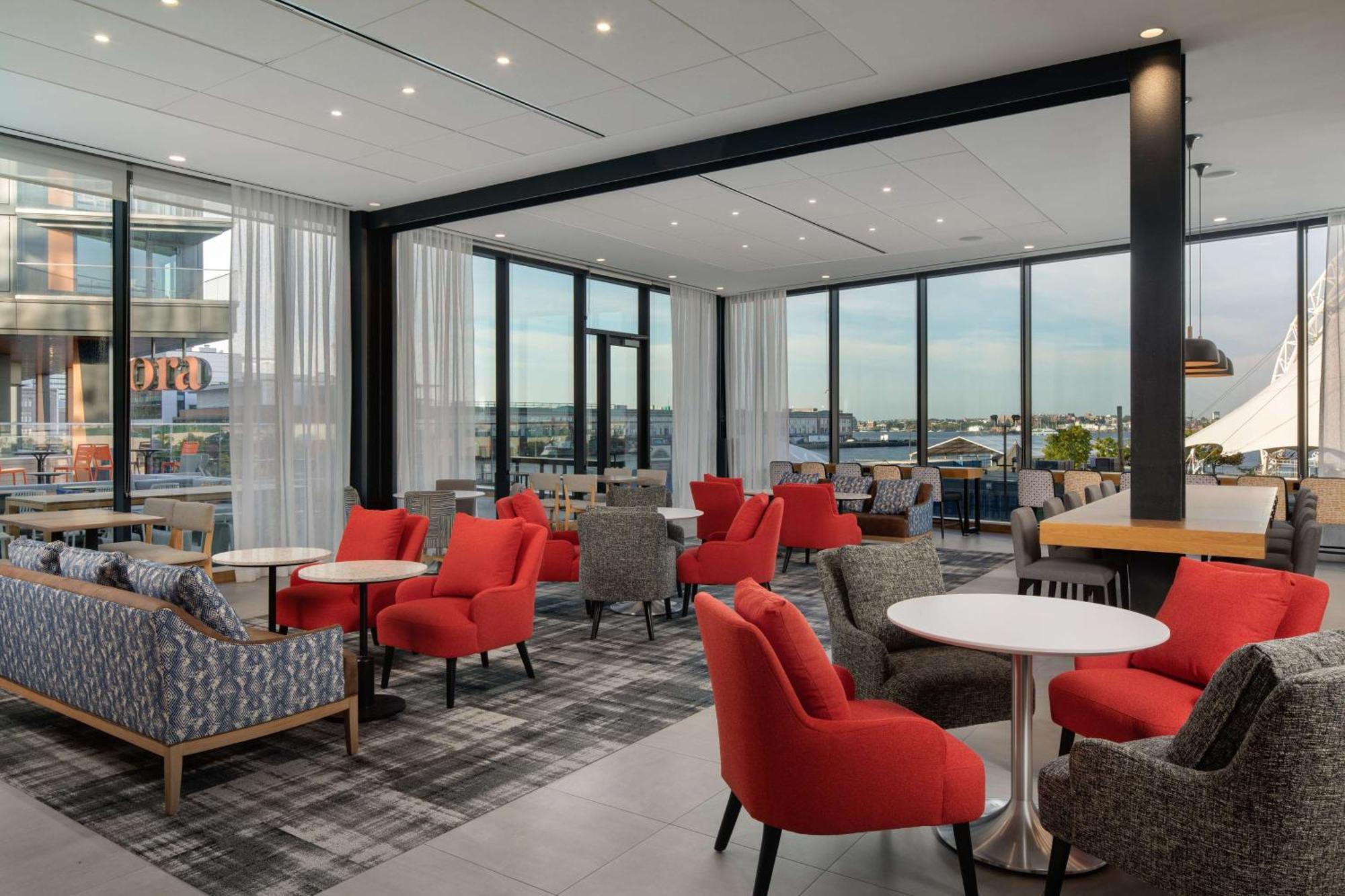 Hyatt Place Boston/seaport District 3* Boston
