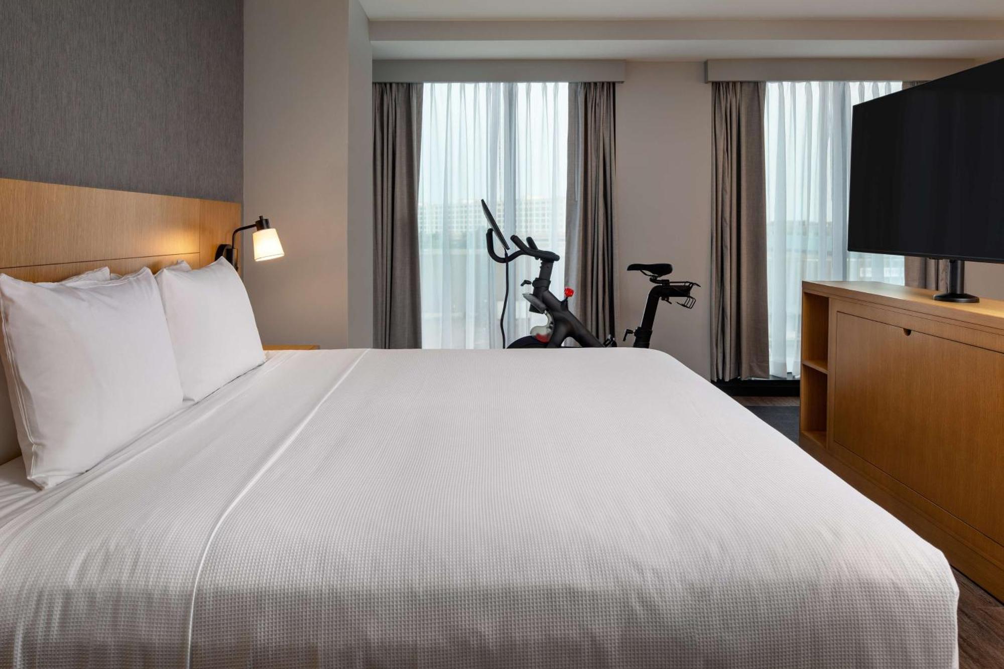 Hyatt Place Boston/seaport District 3*