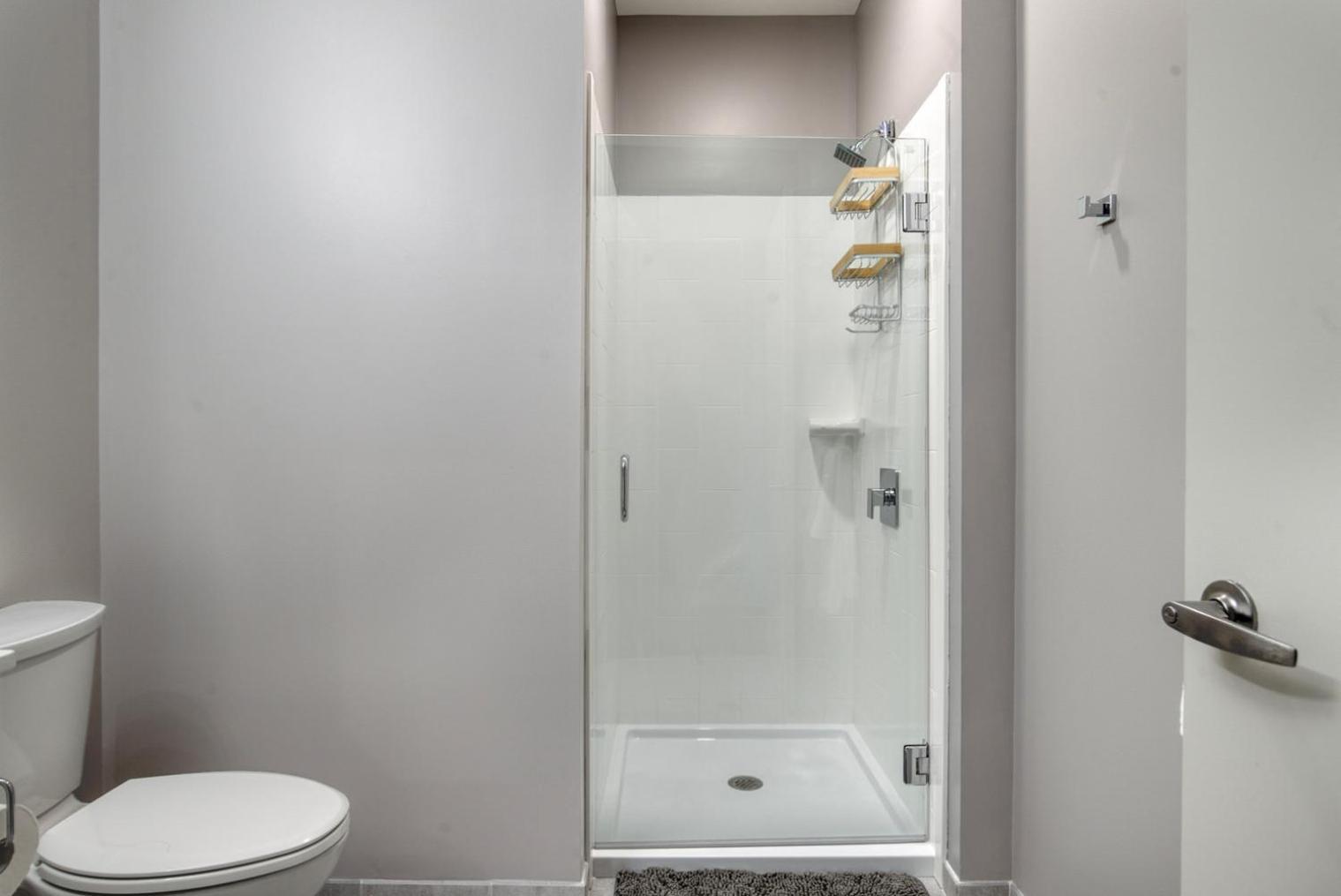 Brighton Jr 1br W Gym Wd On The River Bos-996 Apartment *