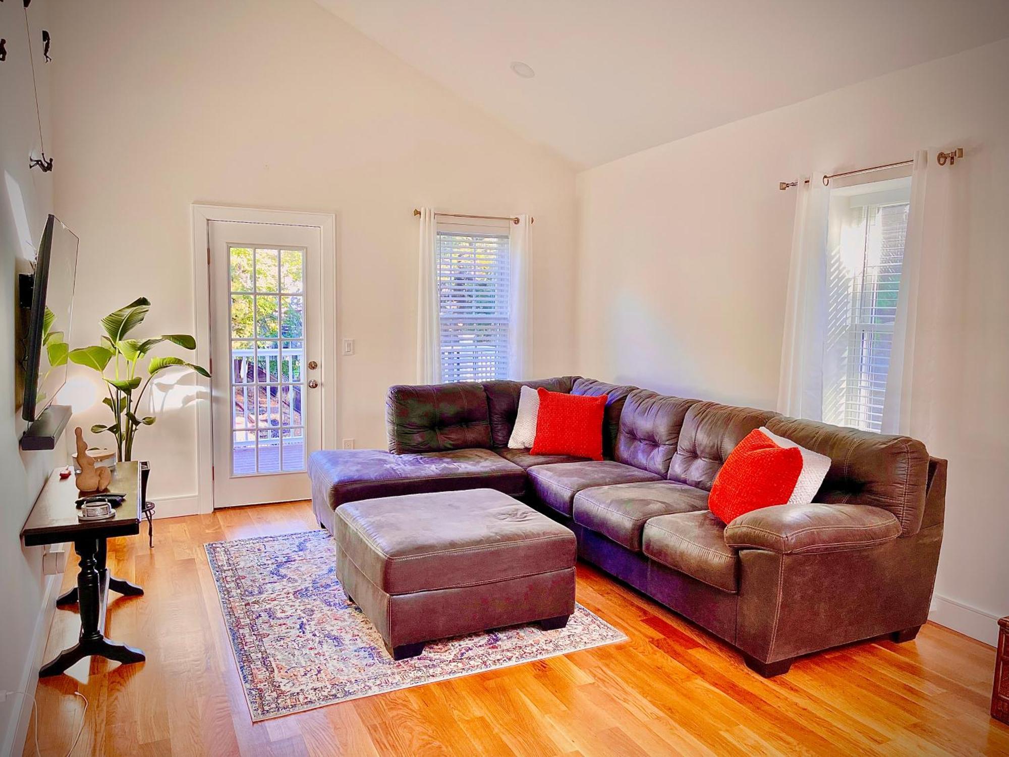Perrin Place Unit 3 Apartment *