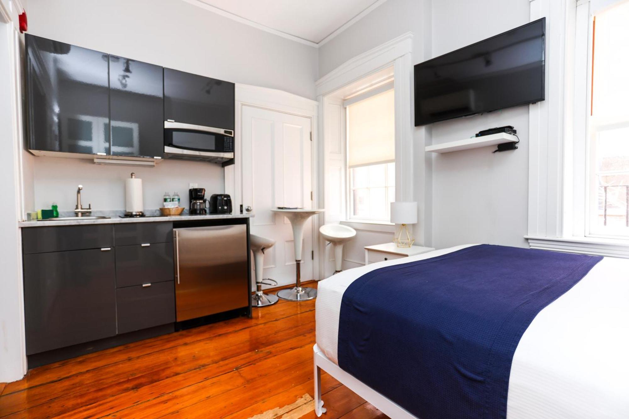 Charming & Stylish On Beacon Hill #12 Boston