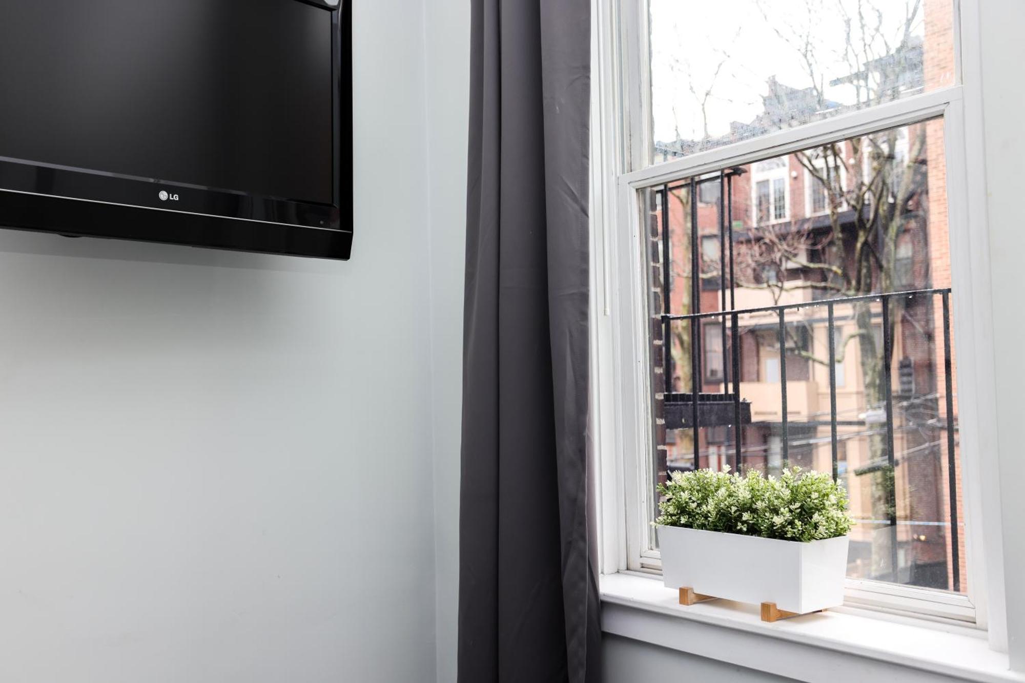 Apartment Cozy On Newbury Street, #1 *