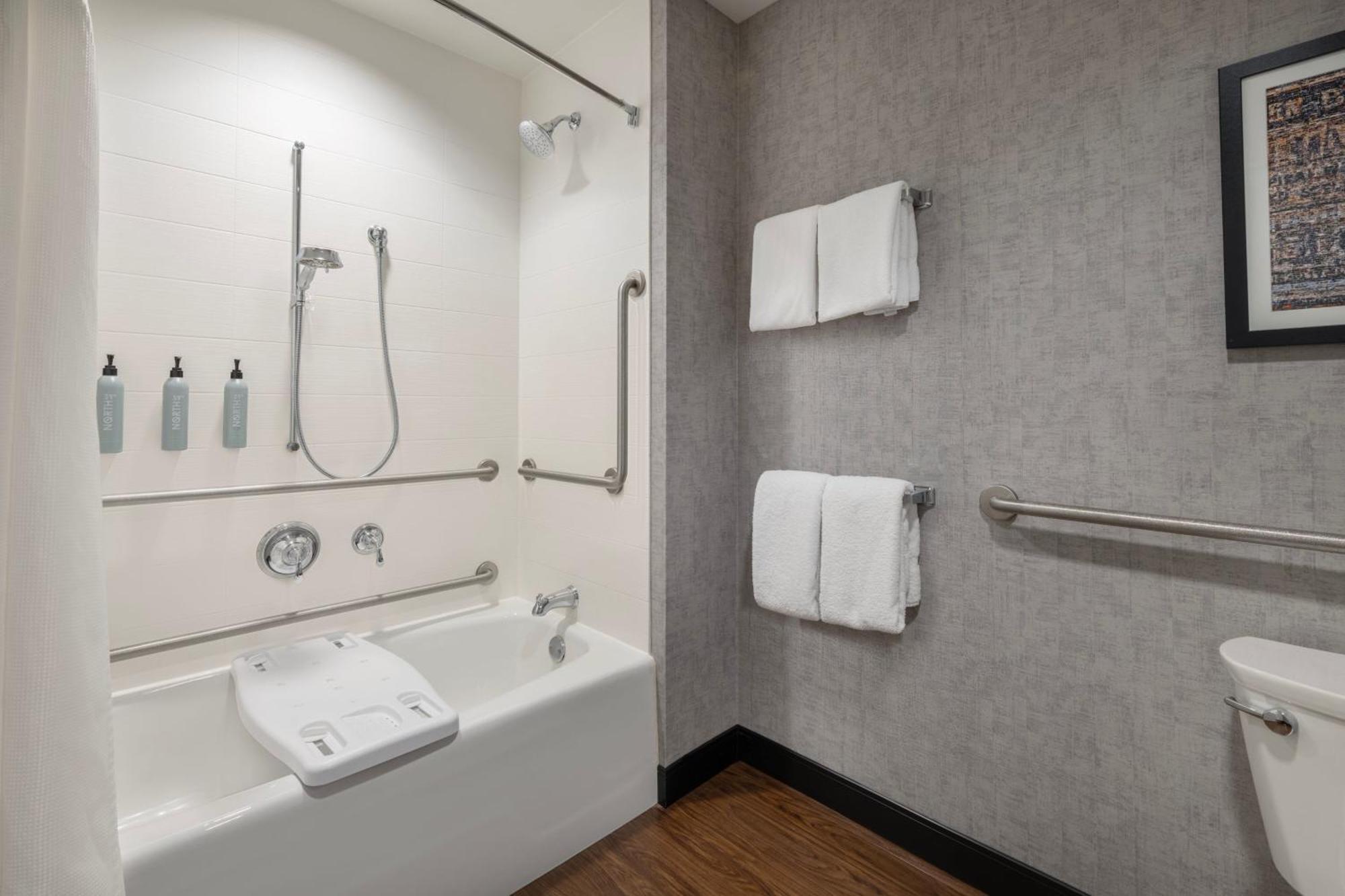 By Marriott Downtown Seaport Hotel 3*