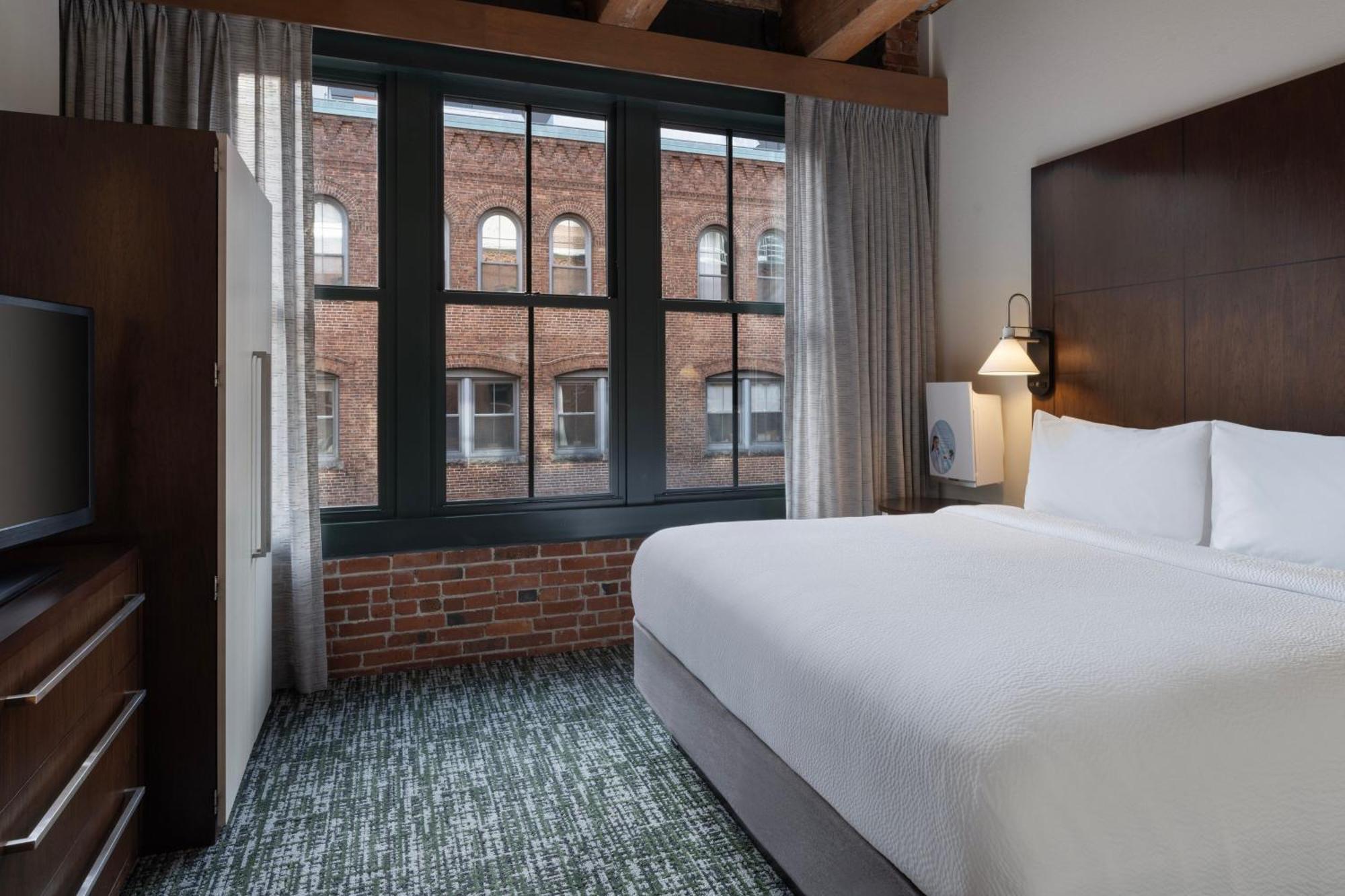 By Marriott Downtown Seaport Hotel