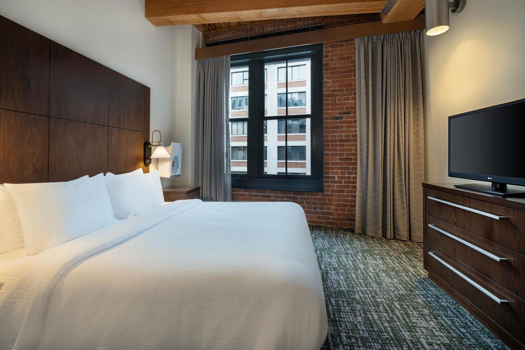 By Marriott Downtown Seaport 3*