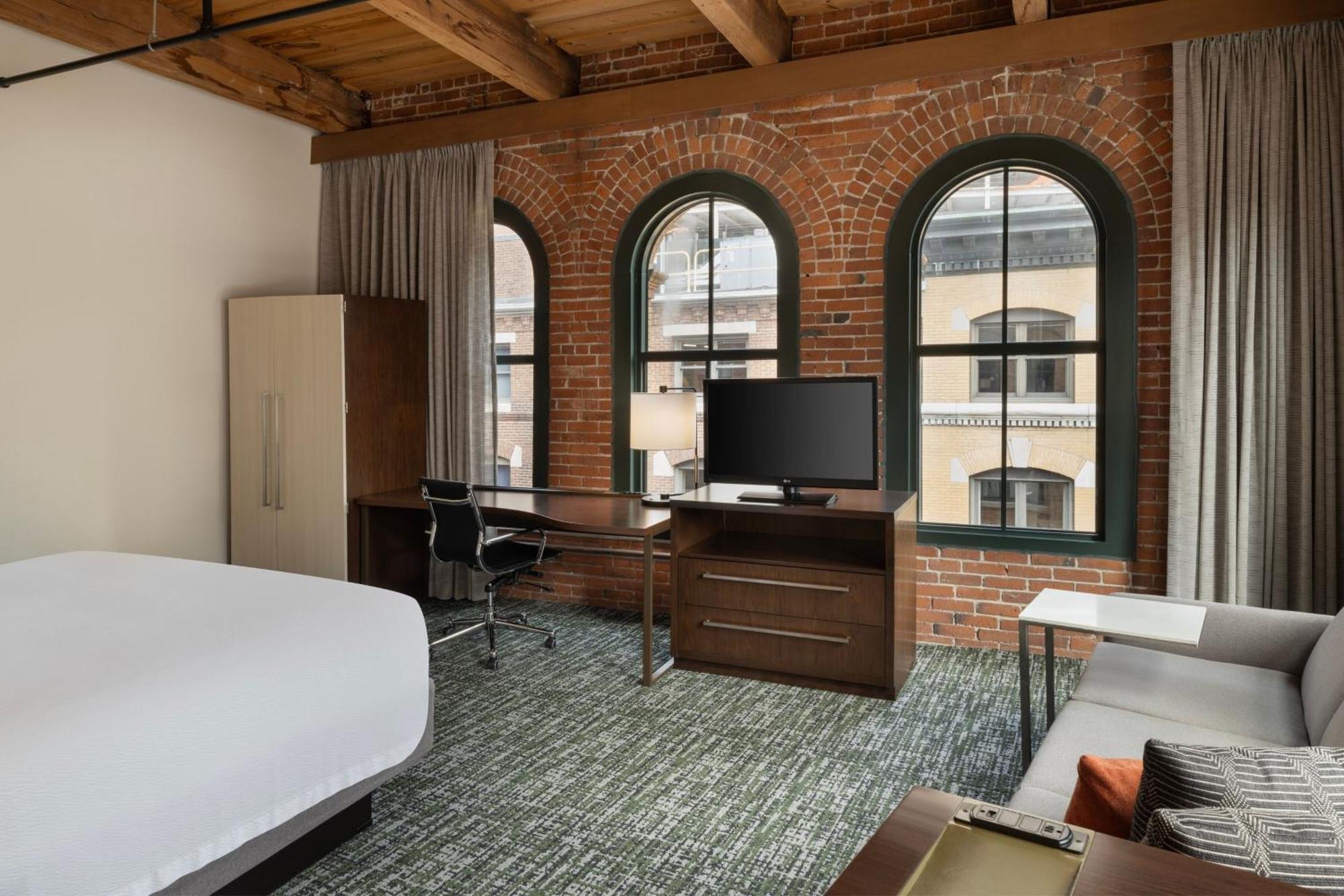 Hotel By Marriott Downtown Seaport Boston