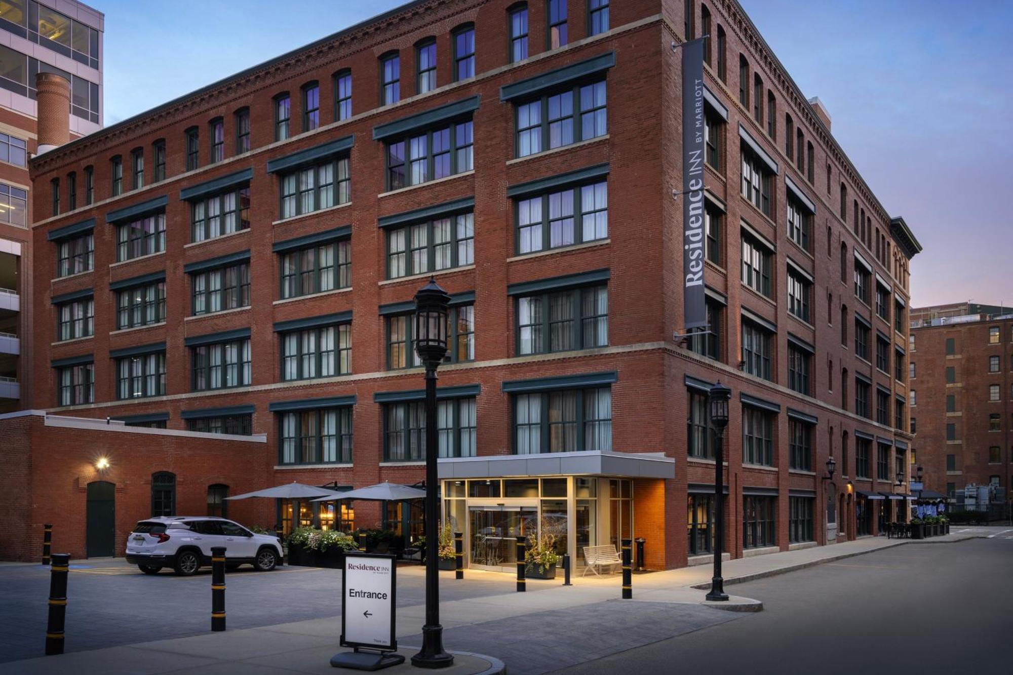 By Marriott Downtown Seaport Hotel 3*