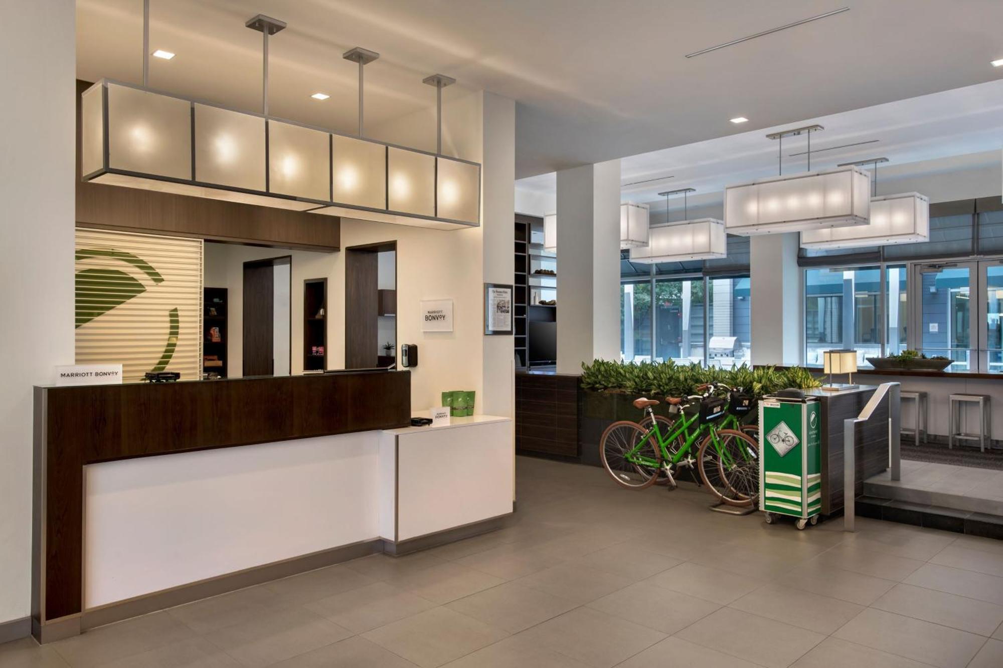 Hotel Element Seaport District 3*