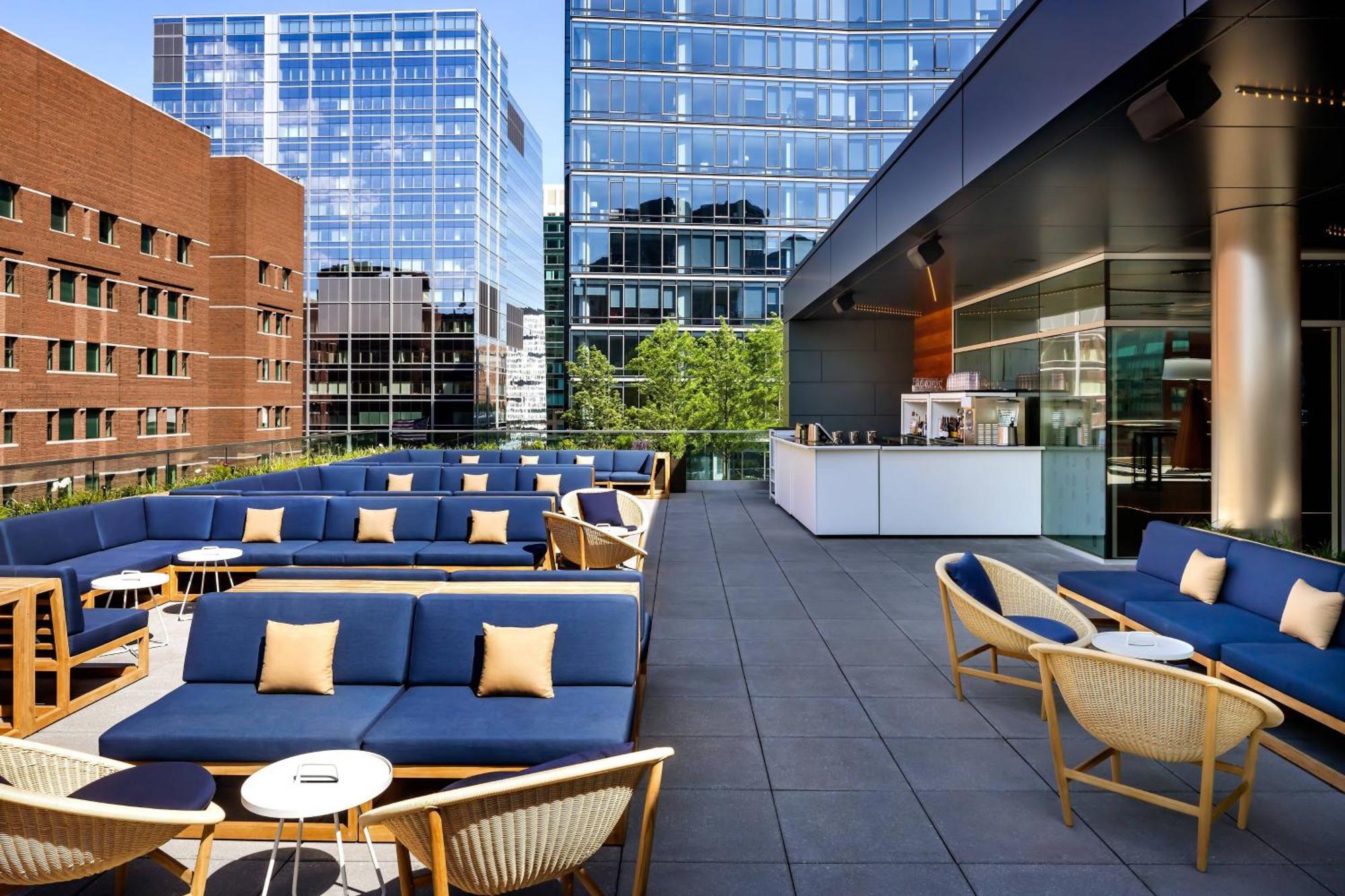 The Envoy Hotel, Autograph Collection Boston